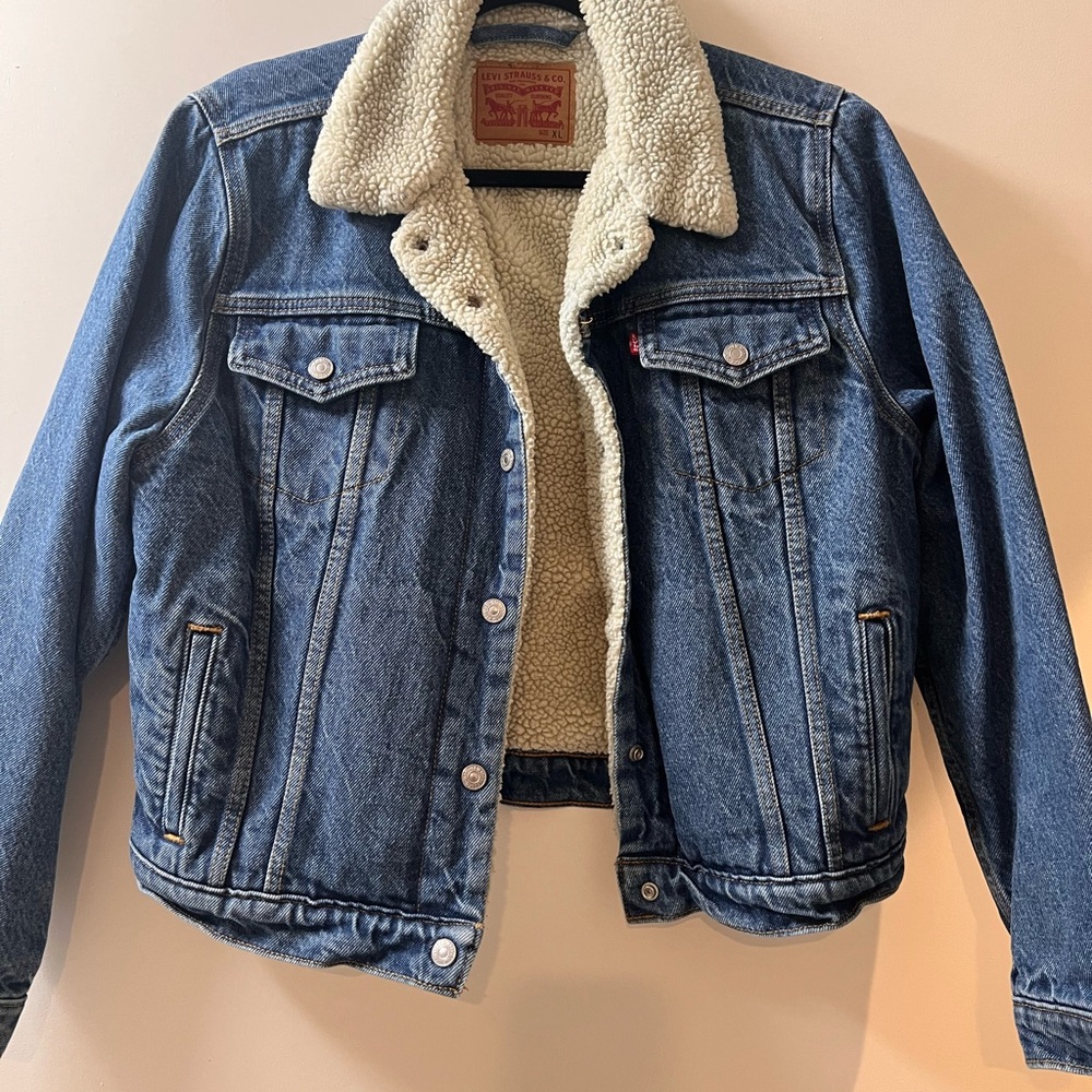 Levi's Blue Denim Jacket with Cream Sherpa Lining